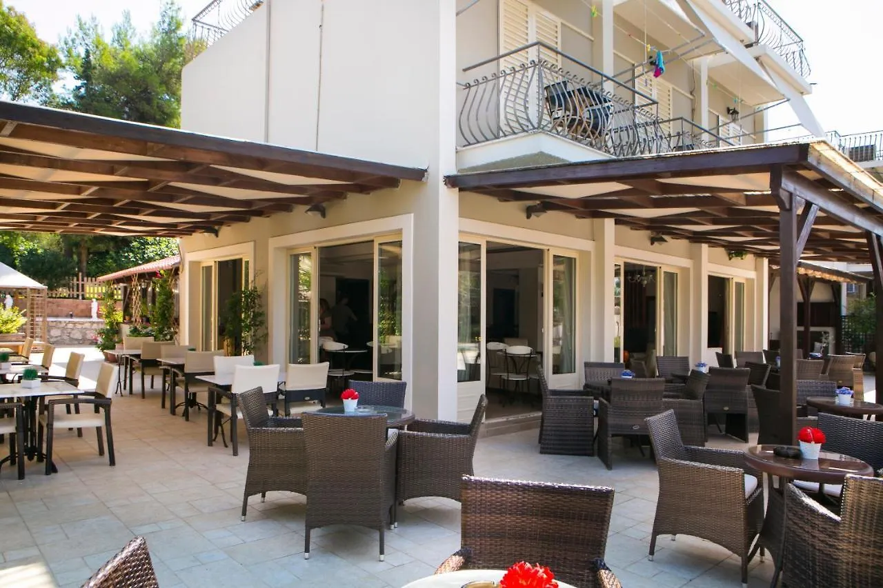 **  Irilena Hotel 拉瑟 希腊
