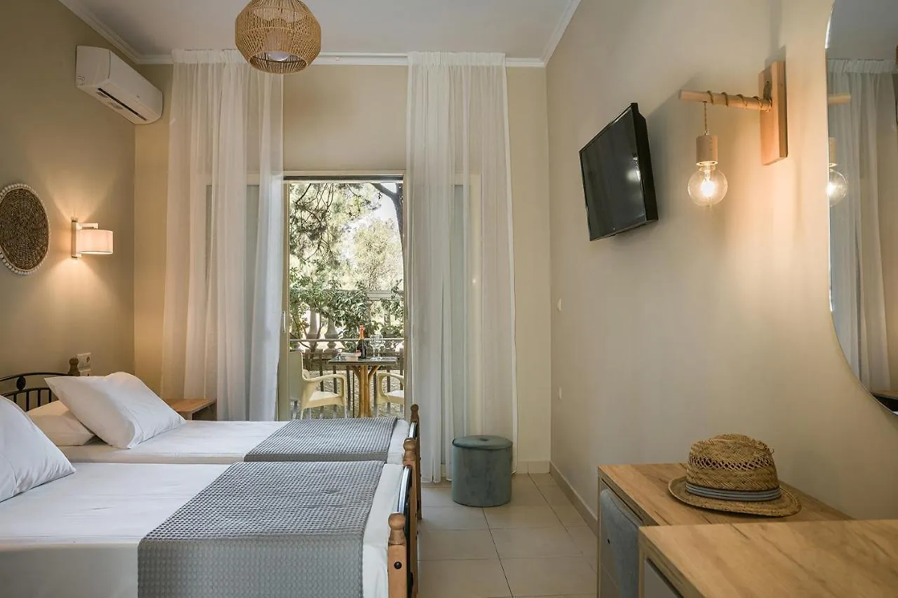**  Irilena Hotel Lassi  Grekland